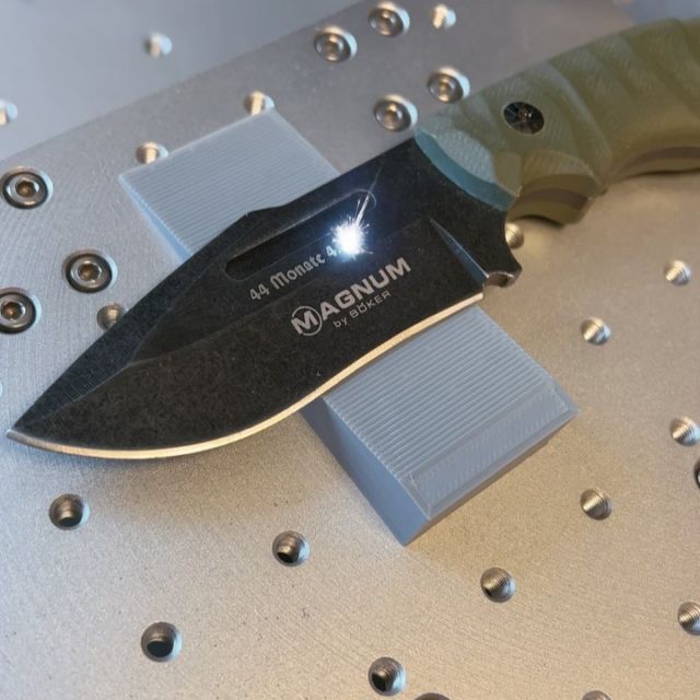 Lasergravur auf Messerklinge
#gravur #lasergravur #messer #knife #Knives #cobra #messergravur #personalisiertegeschenke